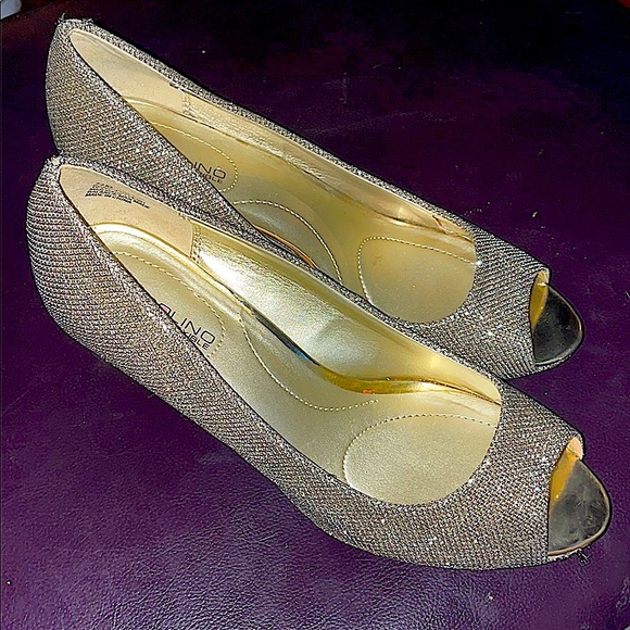 High Heels - Picture 1 of 4